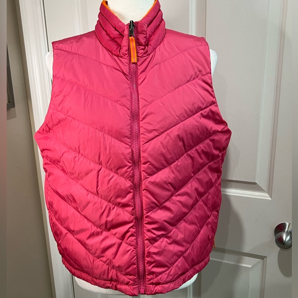 Coldwater Creek pink / orange reversible goose down puffer vest size M. Preppy